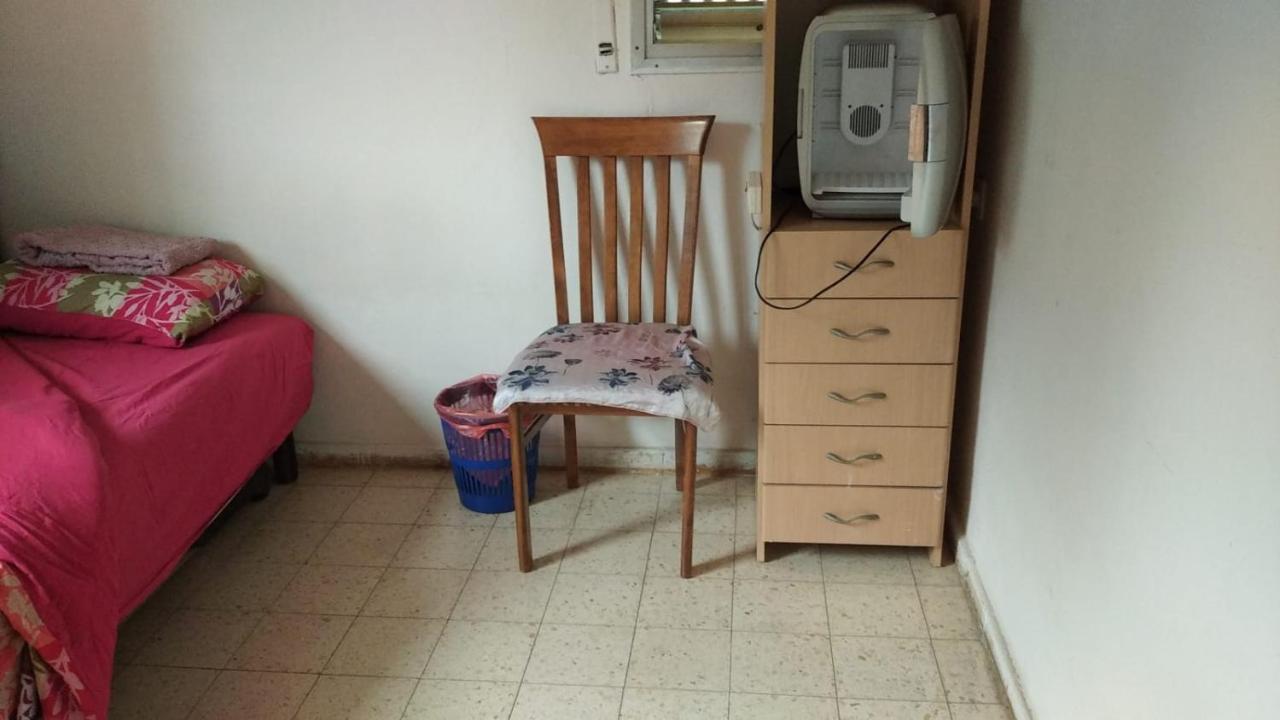 Private Room Near The Airport For Amazing People Lod Esterno foto