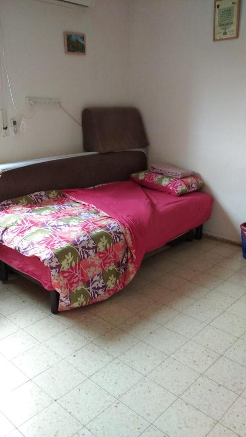 Private Room Near The Airport For Amazing People Lod Esterno foto